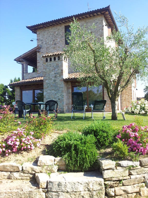 Agriturismo La Torraccia โตดี ภายนอก รูปภาพ