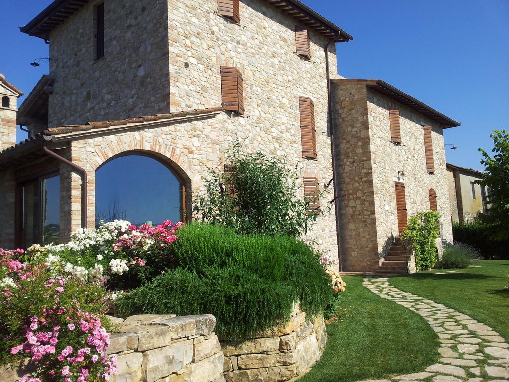 Agriturismo La Torraccia โตดี ภายนอก รูปภาพ