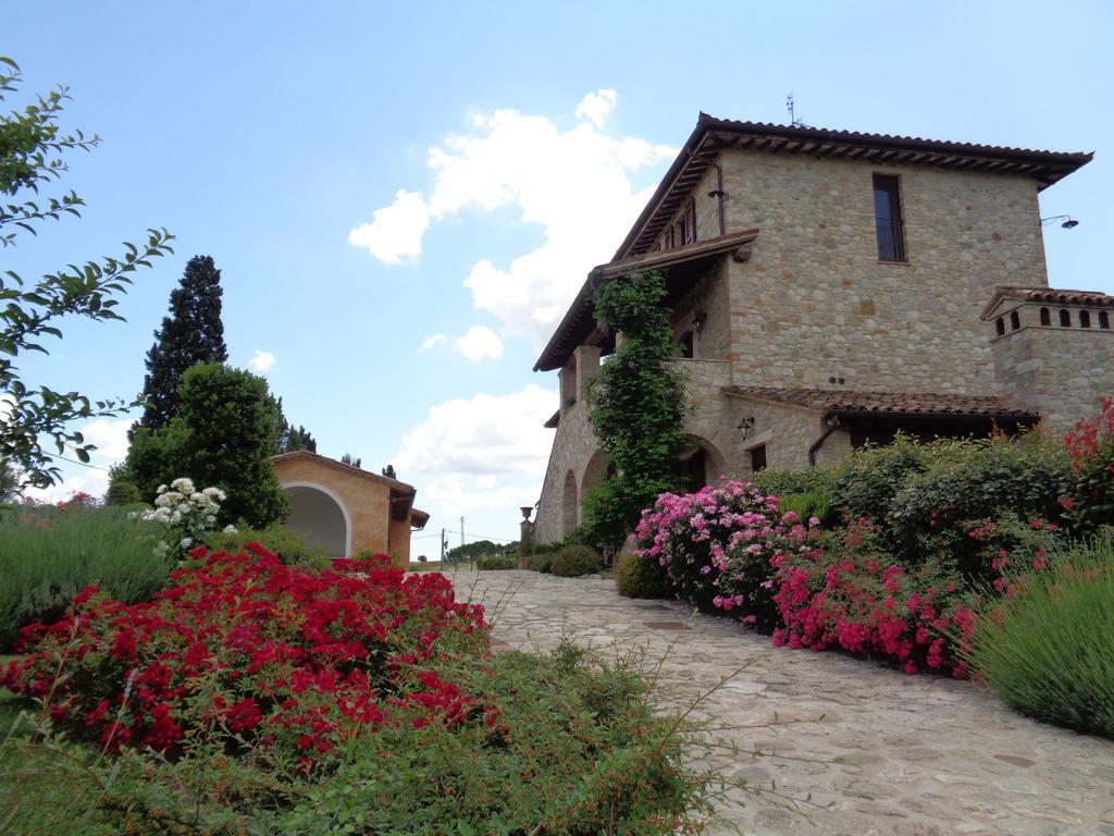 Agriturismo La Torraccia โตดี ภายนอก รูปภาพ