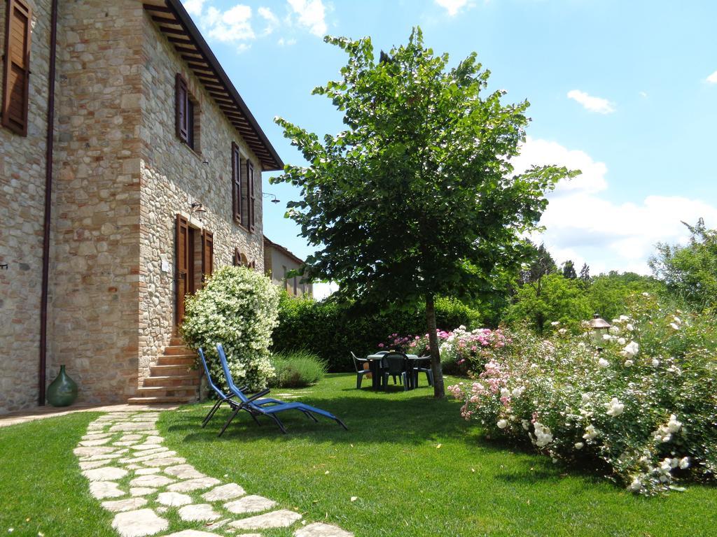Agriturismo La Torraccia โตดี ภายนอก รูปภาพ