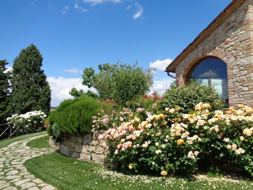 Agriturismo La Torraccia โตดี ภายนอก รูปภาพ