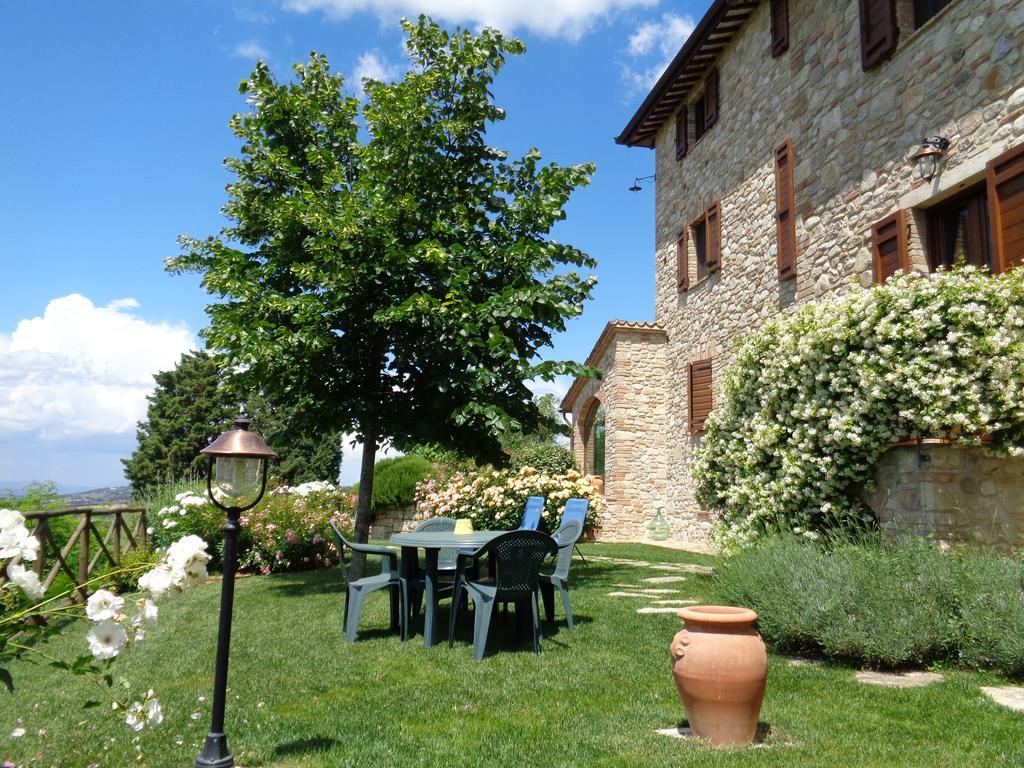Agriturismo La Torraccia โตดี ภายนอก รูปภาพ