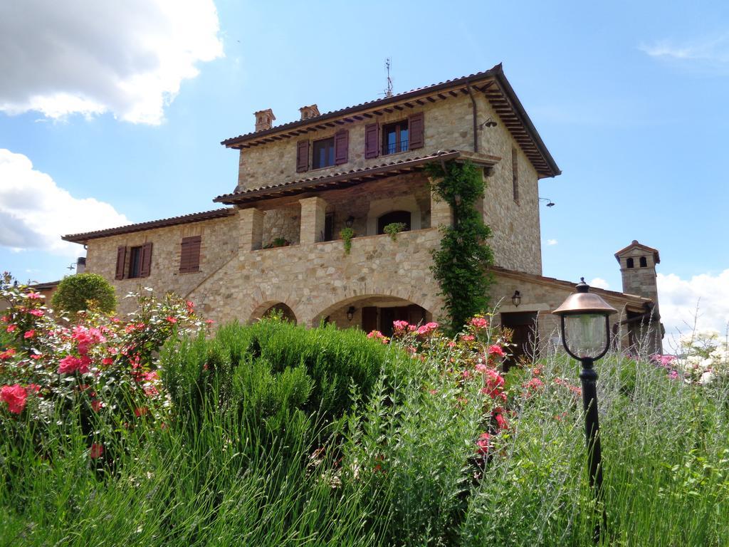 Agriturismo La Torraccia โตดี ภายนอก รูปภาพ